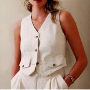 Banana Republic Factory Authentic Chino Vest Stone Washed Cream